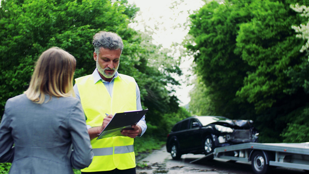 24-Hour Towing in Champaign, IL: What to Do If Your Car Is Towed After an Accident